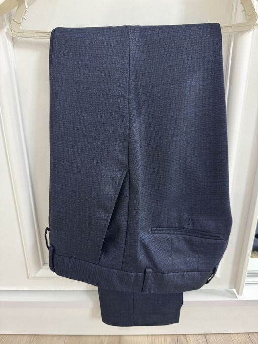 Продается мужской костюм