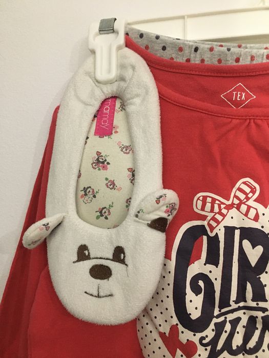 Pijama fetita plus papucei de casa