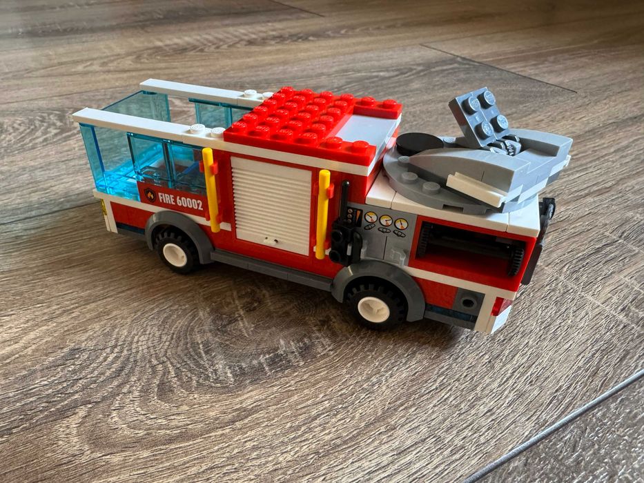 LEGO City 60002 Masina Pompieri - Incomplet