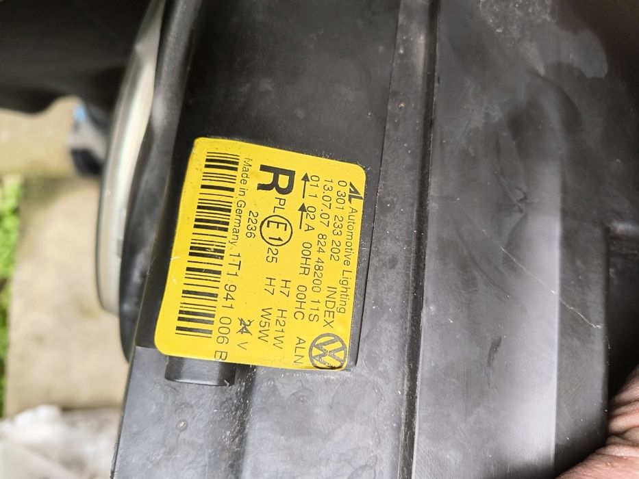 Десният фар за туаран и ляво огледало за туаран комплект фарове за шко