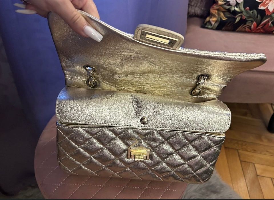 Geanta aurie deosebita piele naturala noua