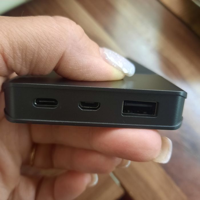 Външна батерия 8000 mah