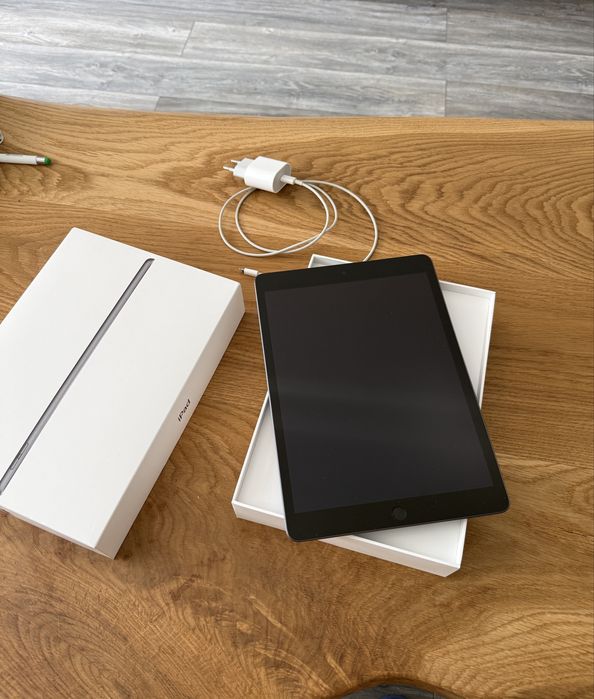 Ipad 10.2" 9th 64GB Wi-fi tableta  + tastatura logitech combo touch apple ca noua