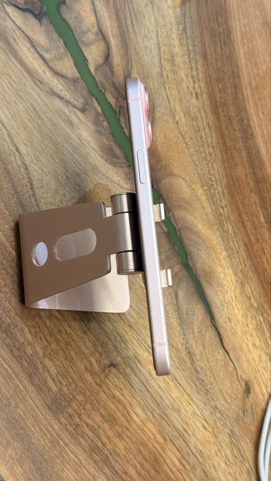 iPhone 15 Plus 256GB Pink - Stare Excelentă - Liber de Rețea