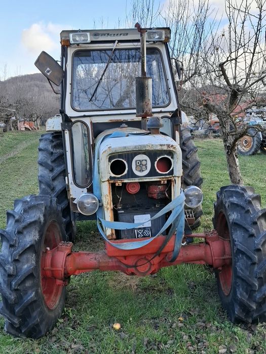 Tractoare, accesorii, mașini de tuns gazonul