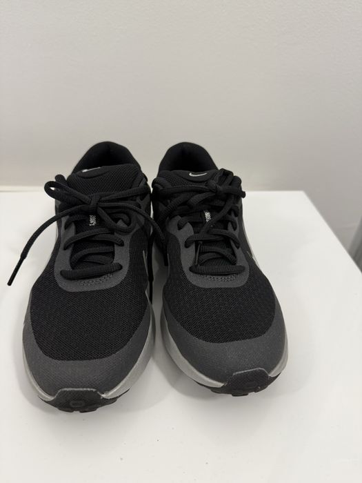 Маратонки Nike 36 номер