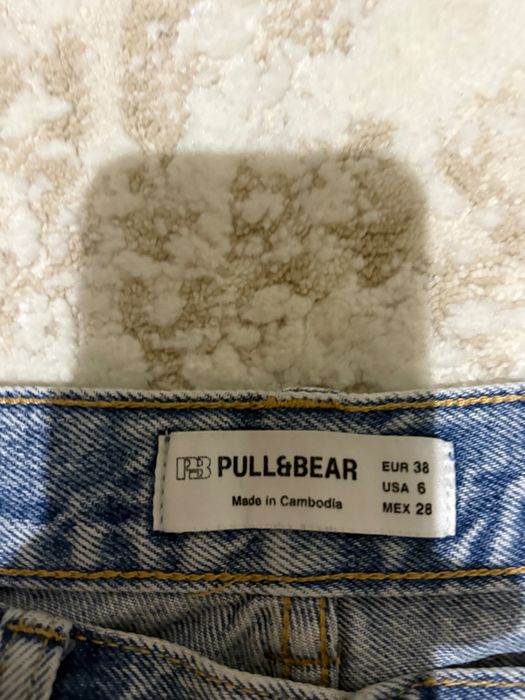 Vând o pereche de blugi