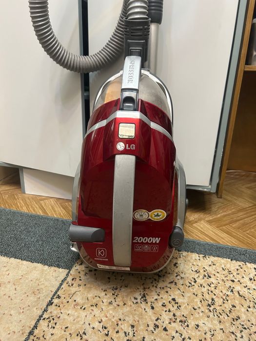 Продам рабочий пылесос LG