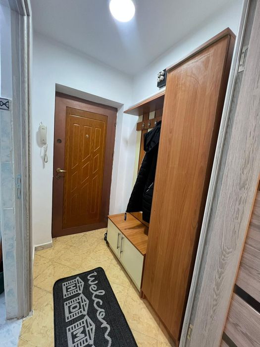 Închiriez garsonieră