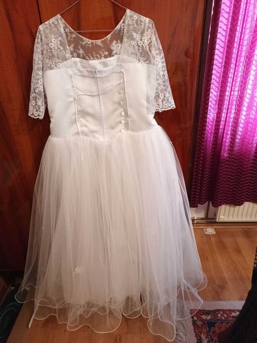 Rochie alba miresuca