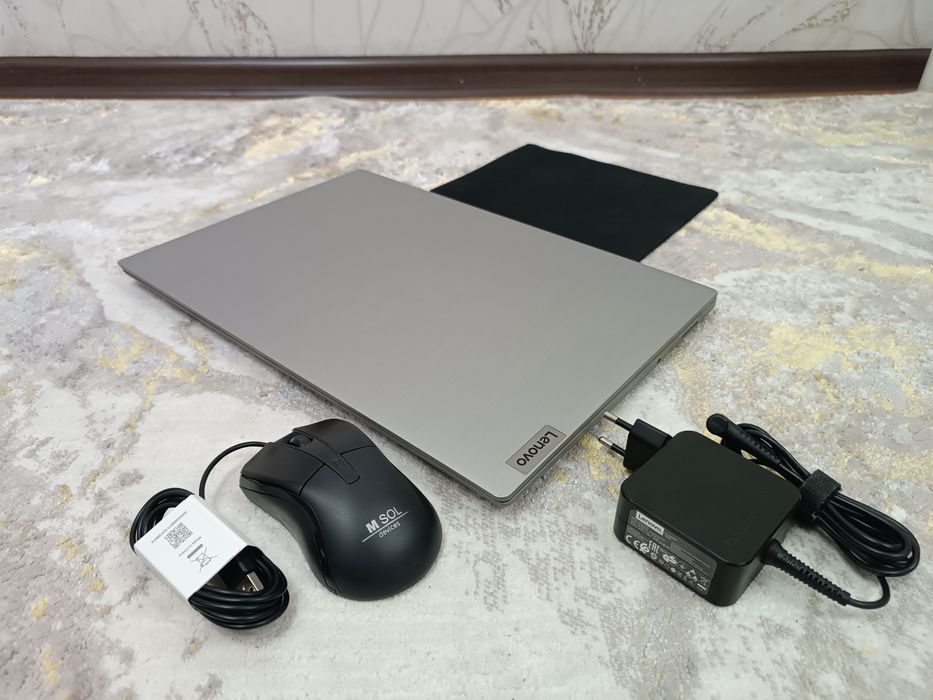 Ноутбук LENOVO 2021 SSD m.2.