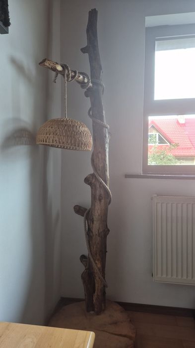 Lampa/lampadar din lemn