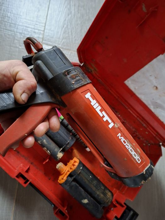 Bosch si Hilti md 2000