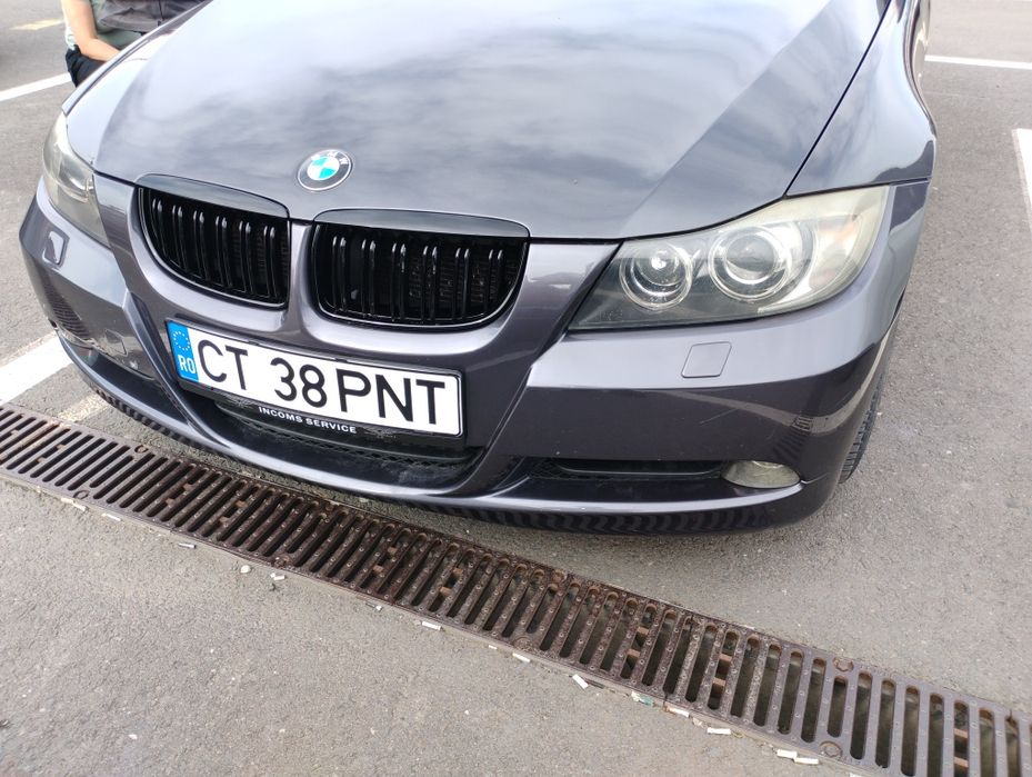 Vând  Bmw  320d  E90