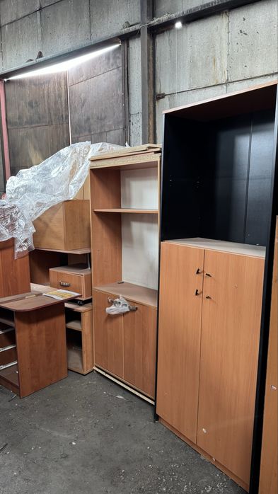 Столы, тумбы, офисные шкафы