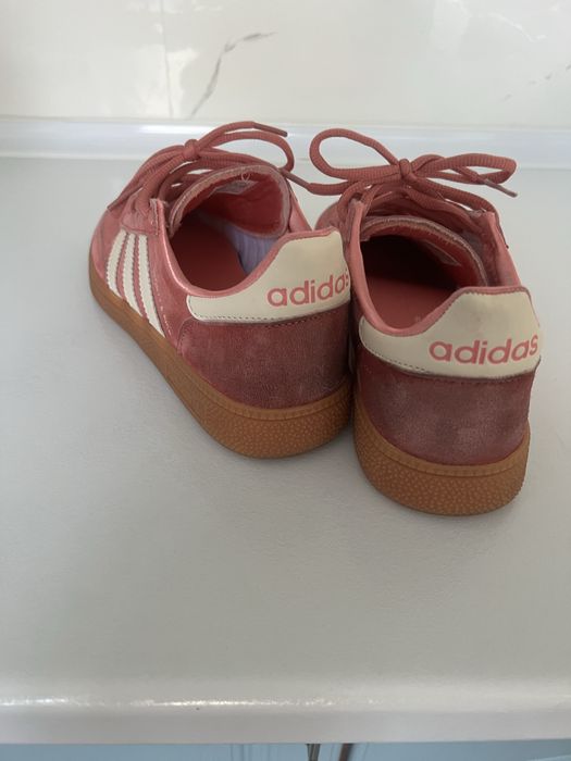 Кроссовки Adidas розовые 39 размер