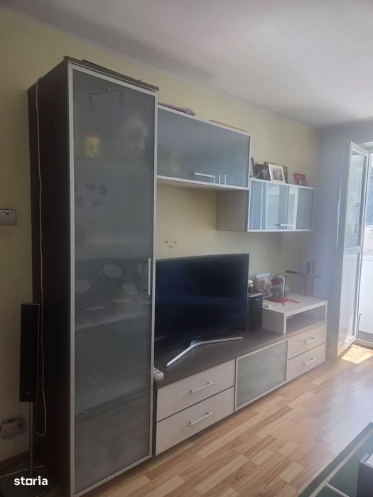 Apartament 3 camere, etaj 1/10, str. Toporasi, Sector 5, balcon, lift