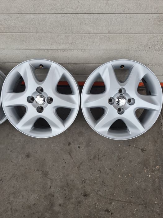 Оригинални джанти за TOYOTA ТОЬОТА R15 4x100 ET45 6J
