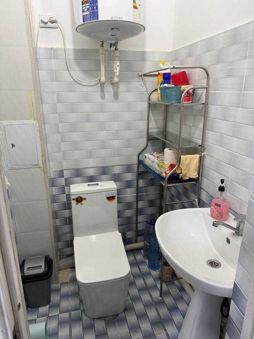 Karimbek restorani yonida 3 xonali uy