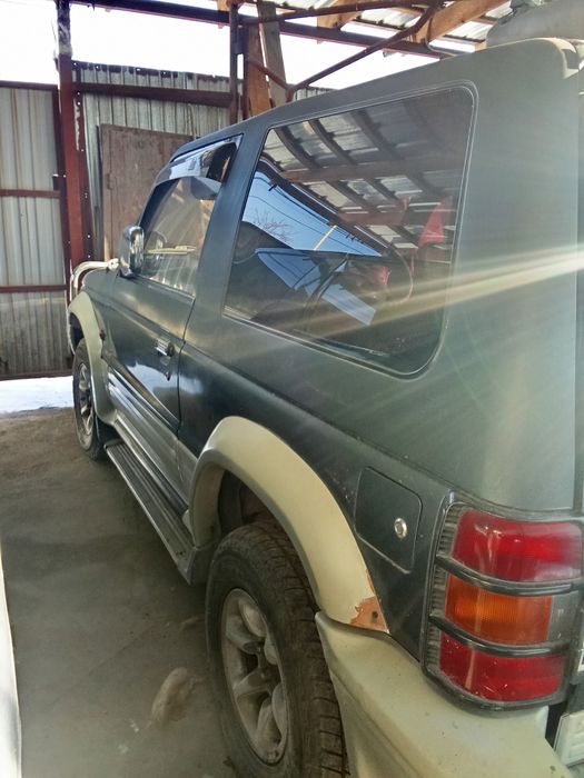 Продам Митсубиси Паджеро 2.5  1991.