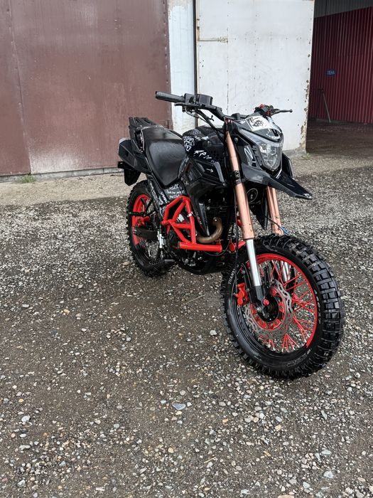 Мотоцикл sycmcc 300