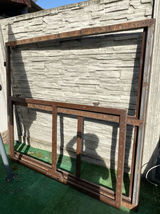 Schelet poarta metalic + usa