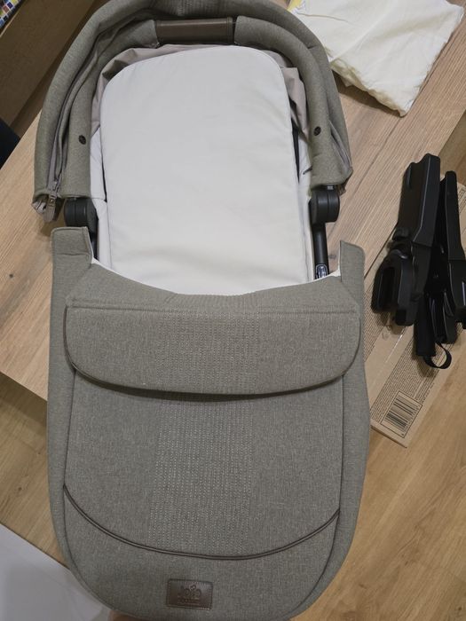 Кош за новородено ramble™ XL signature и Столче за кола i-Snug™ 2