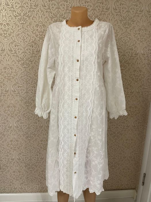 Белое длинное платье