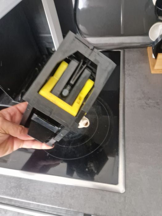 PHILIPS EP3243 – 9506 AD
Кафе машина + чисто нов млечен съд и филтър!