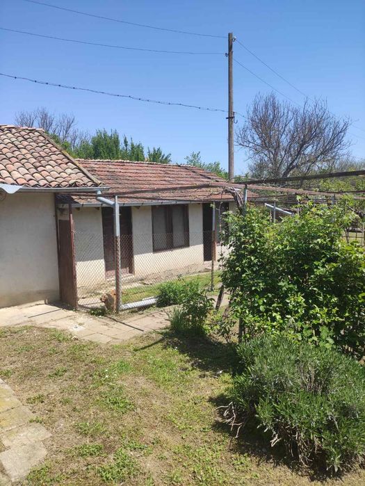 Продавам къща с. Радко Димитриево