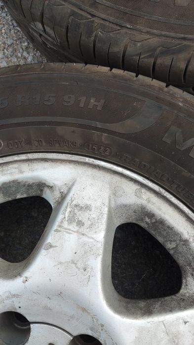 Лятни гуми и джанти 195/65/15 , халогени, теглич и патерица