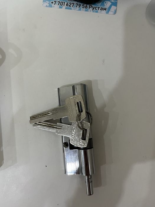 Продам 2 дверных замка