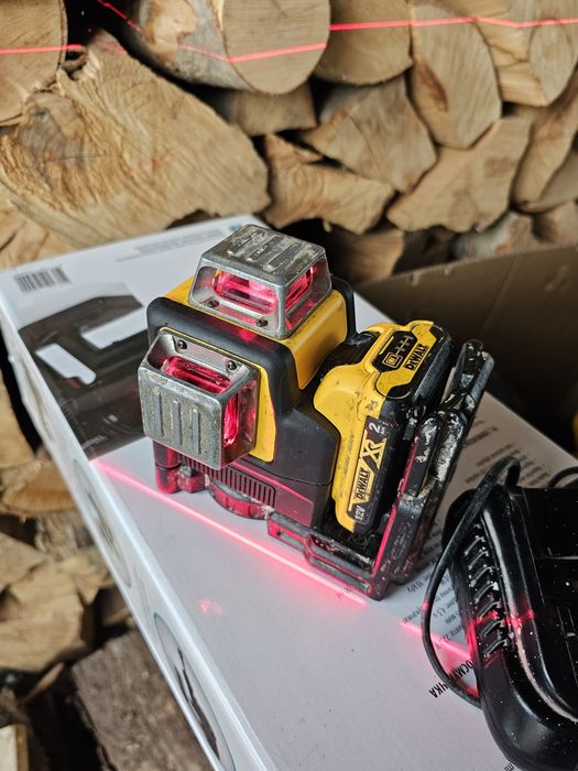 Laser dewalt 2x360 cu lumina roșie