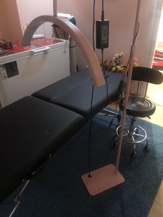 Vând pat lampă casete de gene noi pensete noi . Dacă sunteți interesate îmi lăsați mesaj și facem un preț împreună