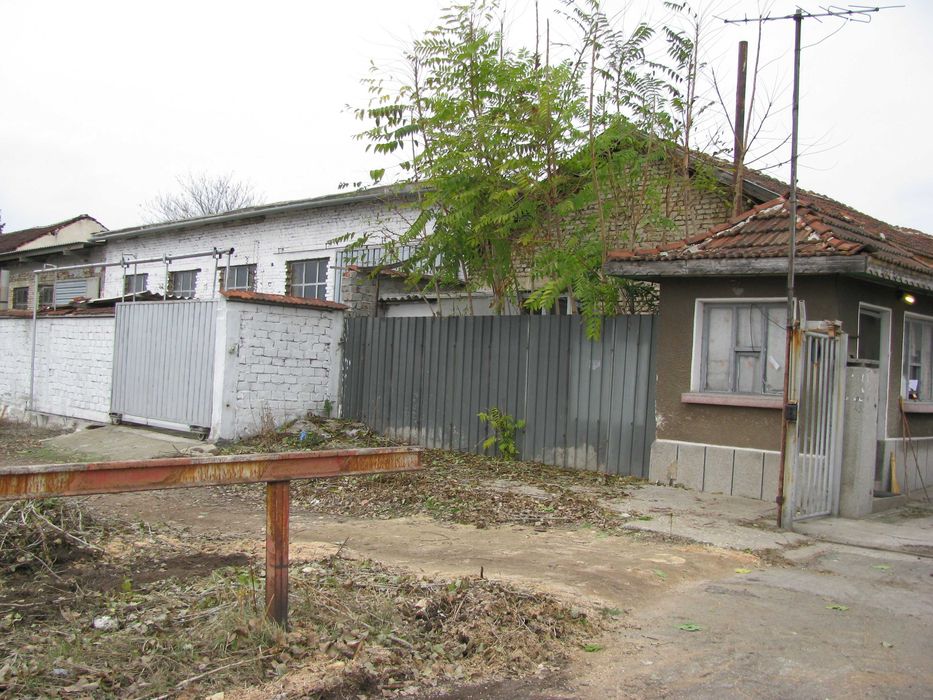 Продава се Промишлена сграда в Чирпан - 11271 кв.м за 44 €/кв.м - Снимка #23