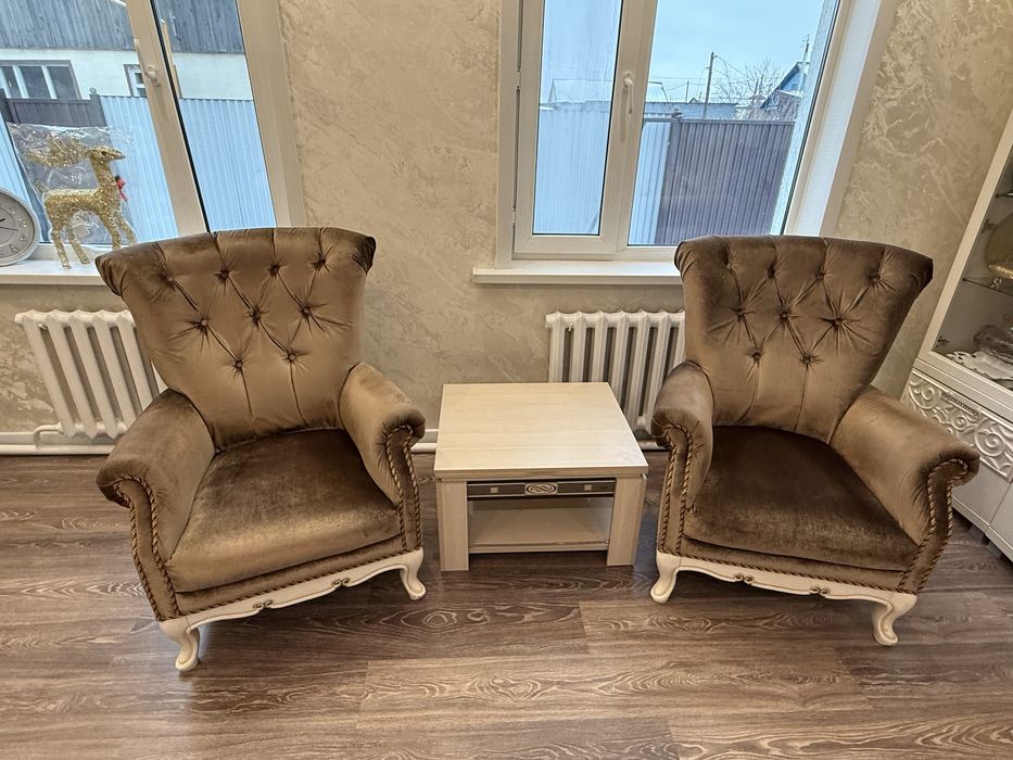 Продам диван с креслами