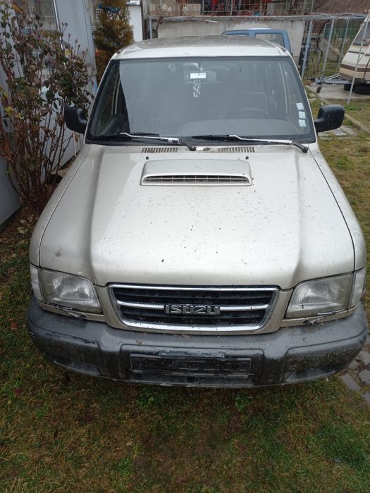 Isuzu trooper  на части