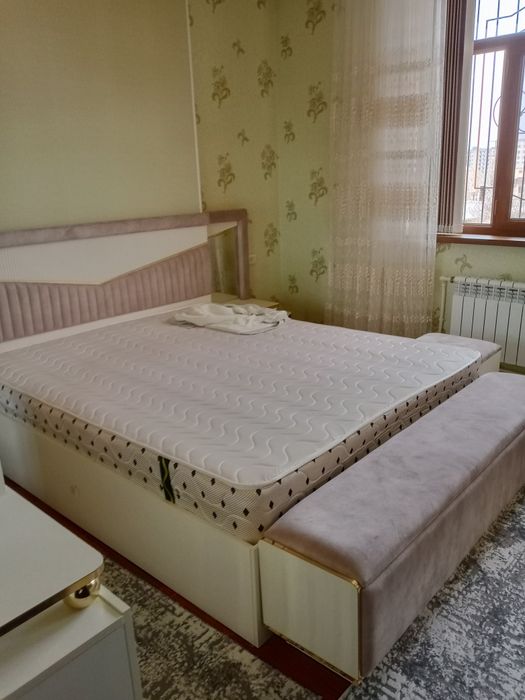 Продается спальный мебельный гарнитур