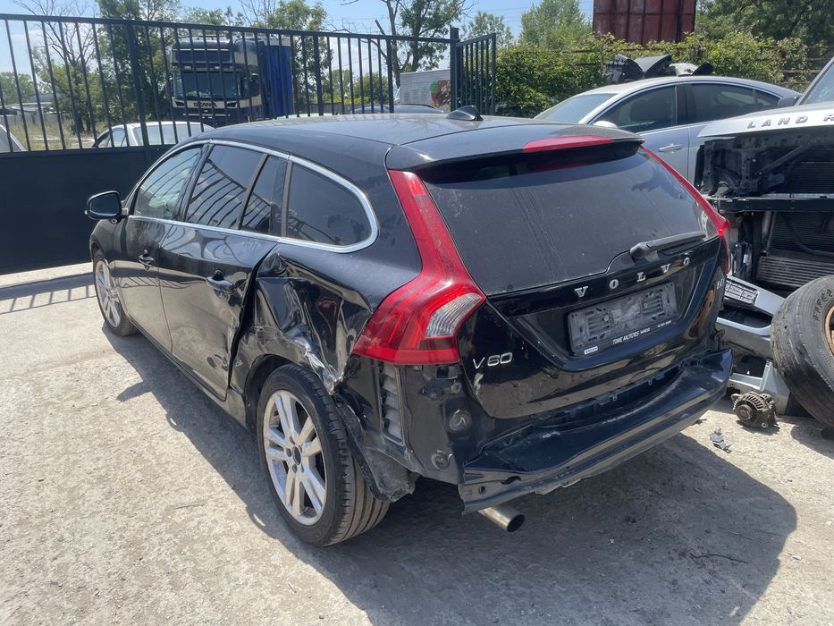 Volvo V60 на части