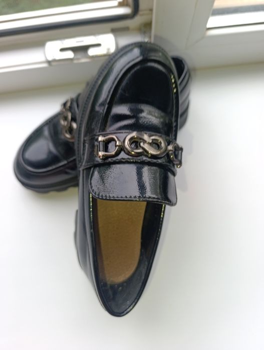 Отдам даром лоферы 32 размера