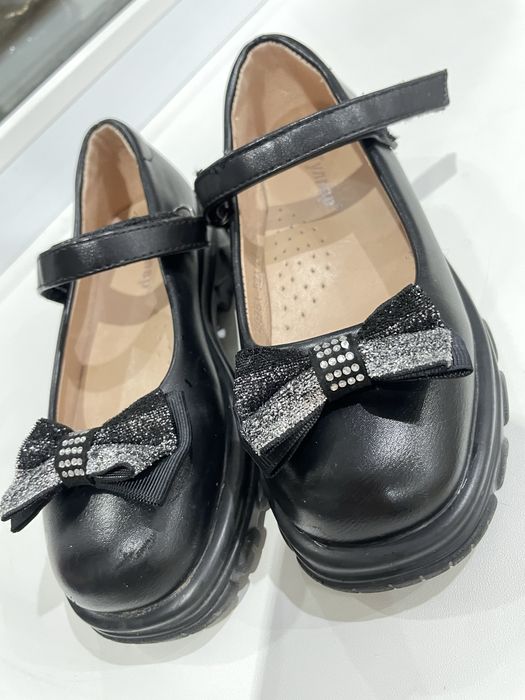 Продам туфли для девочки