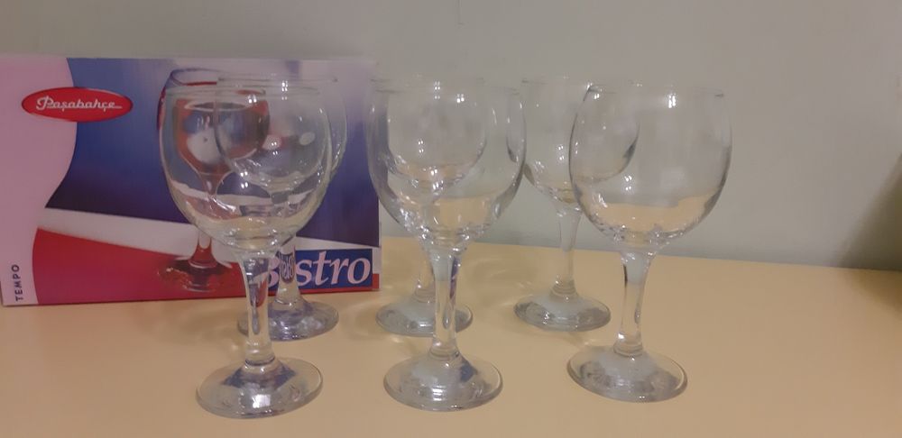 Комплекти чаши за кафе /сърца/, за вино, за безалкохолно