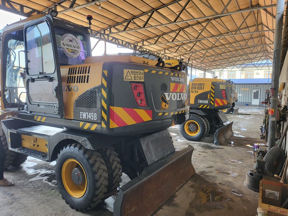 Karea dan 145 Volvo zurlari keldi.