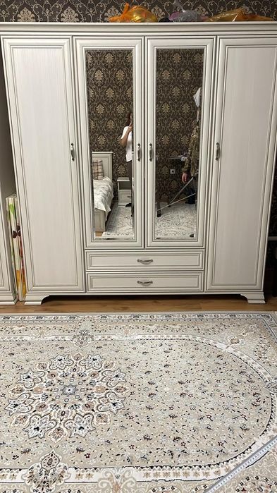 Продам спальный гарнитур