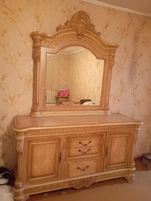 Спальный гарнитур