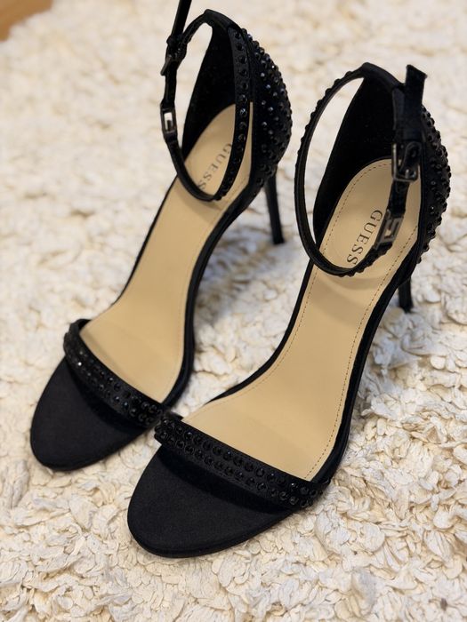 Токчета Guess нови