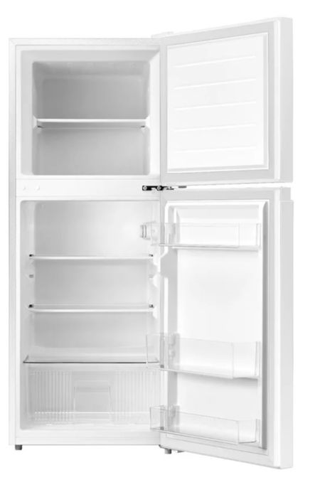 Продам маленький, компактный холодильник