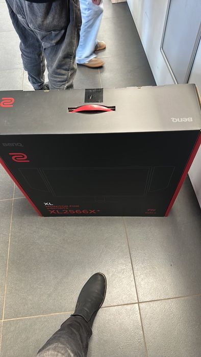 Чисто Нов Гейминг компютър с монитор