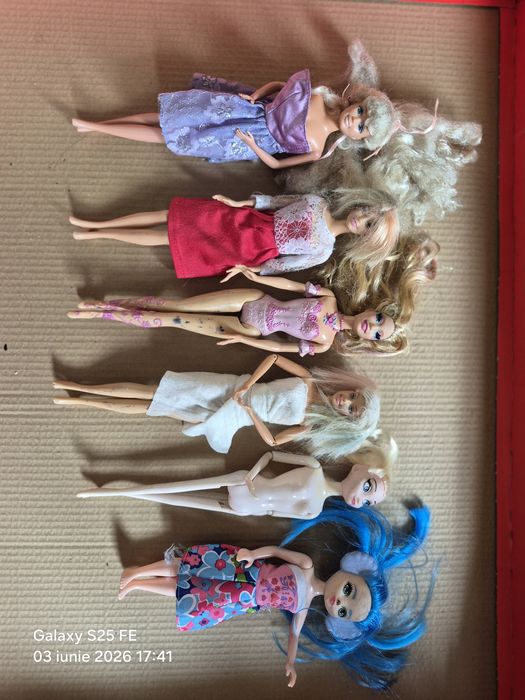 Păpuși Barbie Fetițe
