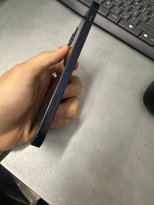 Продам IPhone 12